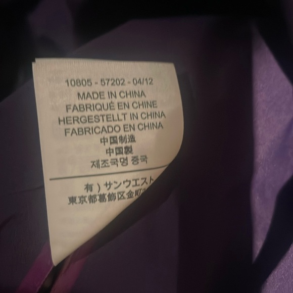 ARC’TERYX, women’s purple Gore-Tex Pro, Size M - Picture 9 of 9